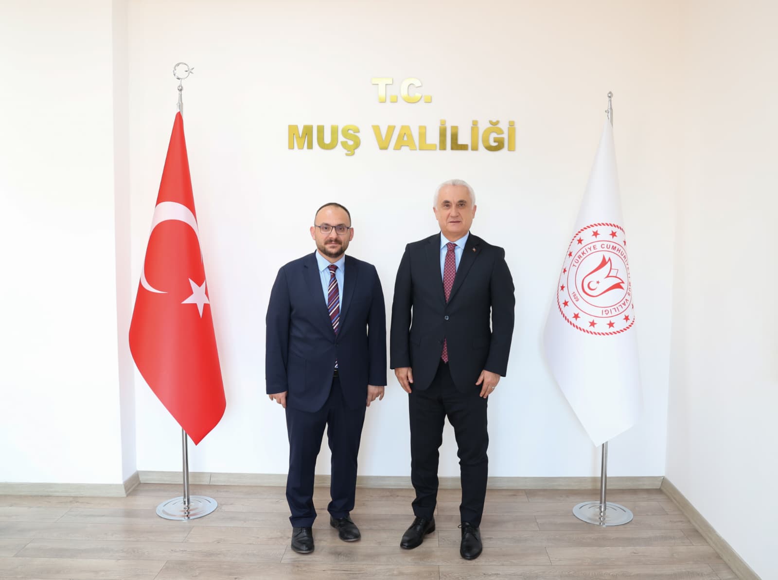 rektorumuzden-vali-avni-cakira-ziyaret-9281