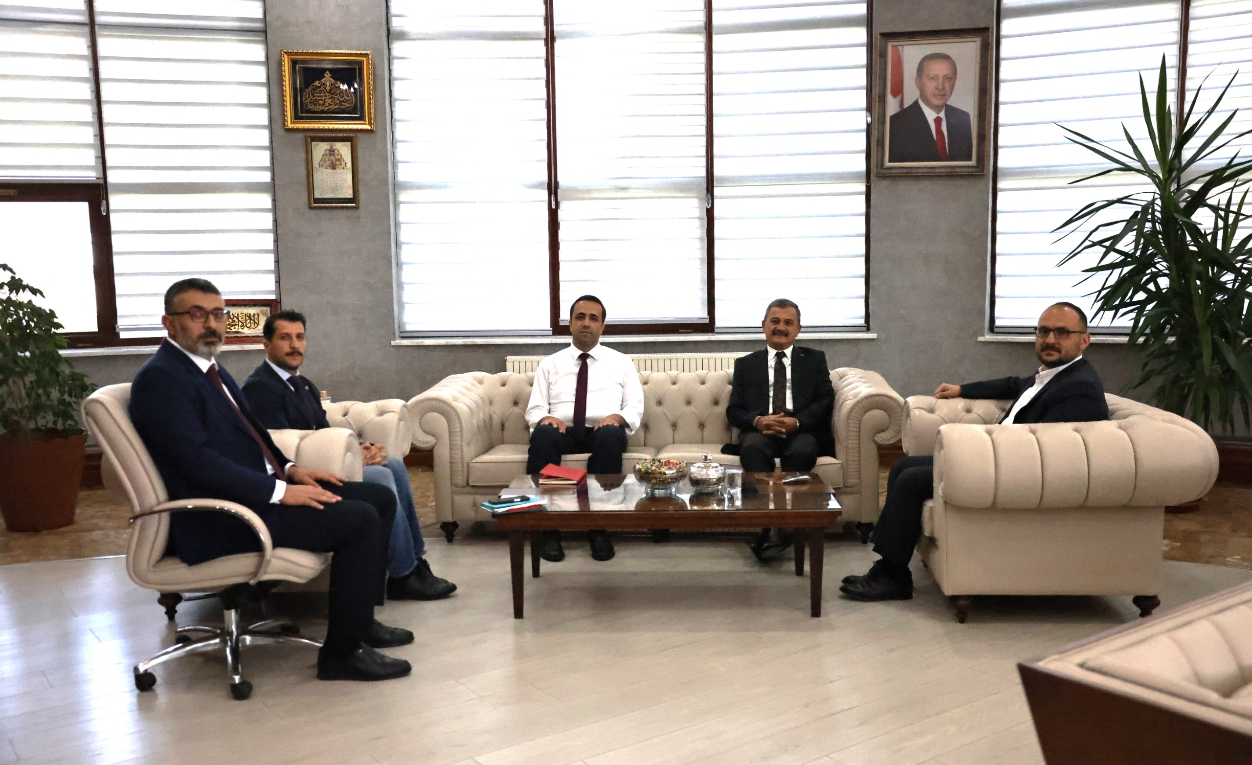 il-saglik-muduru-dr-erol-emre-omurden-rektorumuze-iadeiziyaret-9283