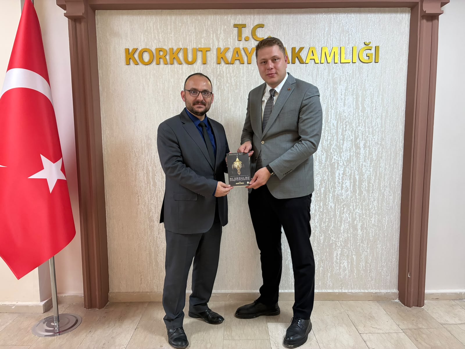 rektorumuzden-korkut-kaymakami-ahmet-sami-merama-hayirli-olsun-ziyareti-9324
