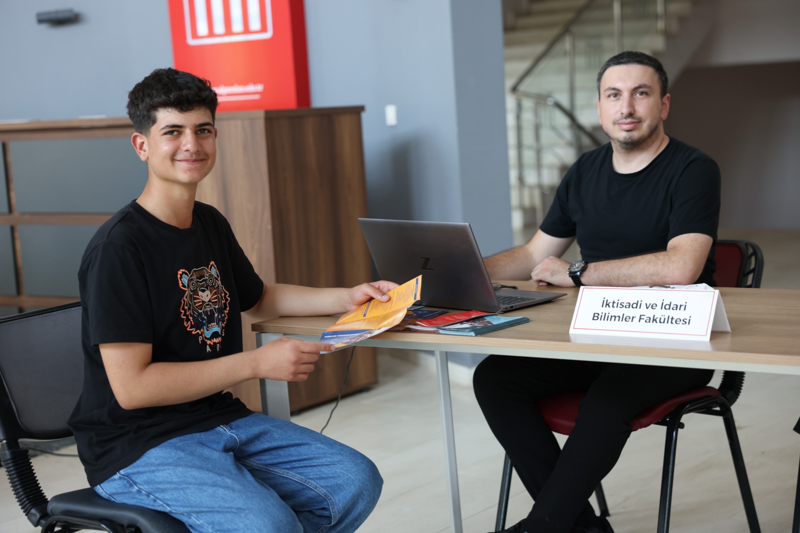 mus-alparslan-universitesi-tanitim-gunleri-devam-ediyor-9345