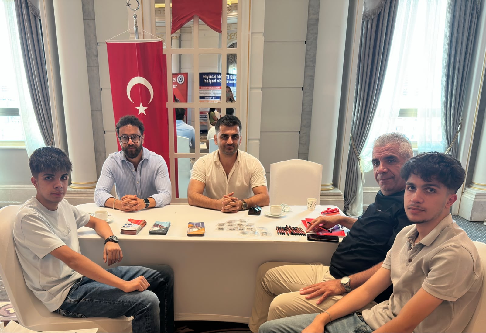 mus-alparslan-universitesi-unilook-tercih-gunlerinde-aday-ogrencilerle-bulustu-9353