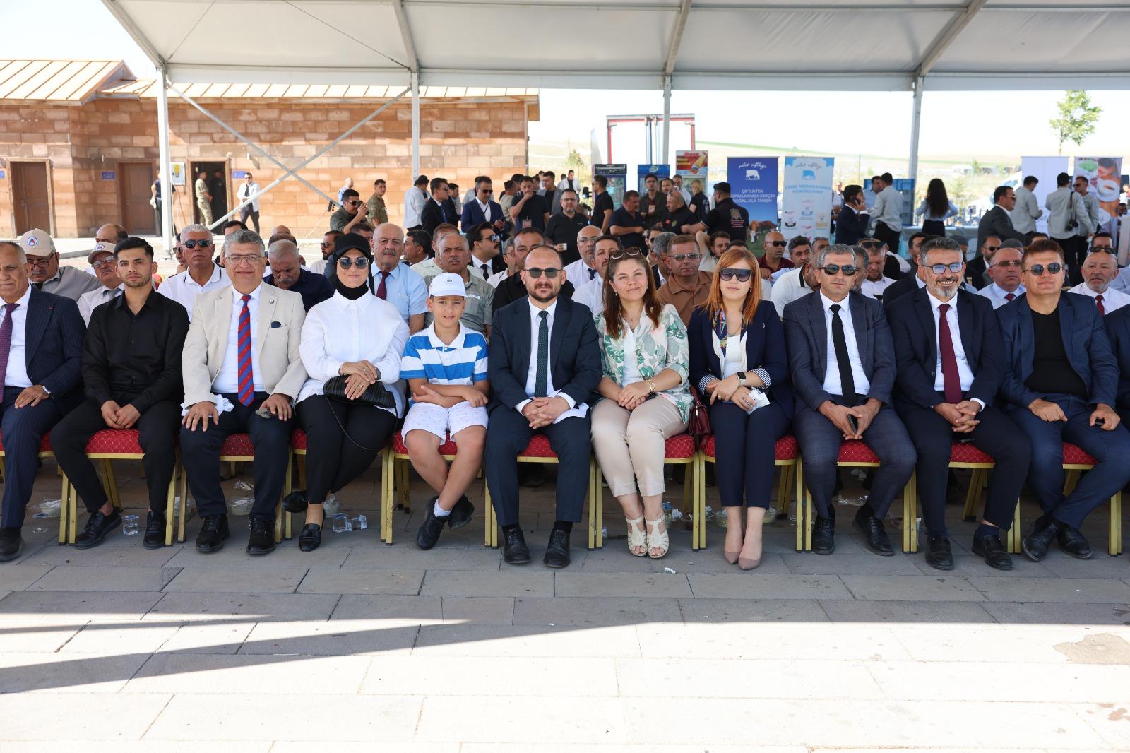 malazgirt-zaferinin-955-yil-donumu-buyuk-bir-coskuyla-kutlandi-9407