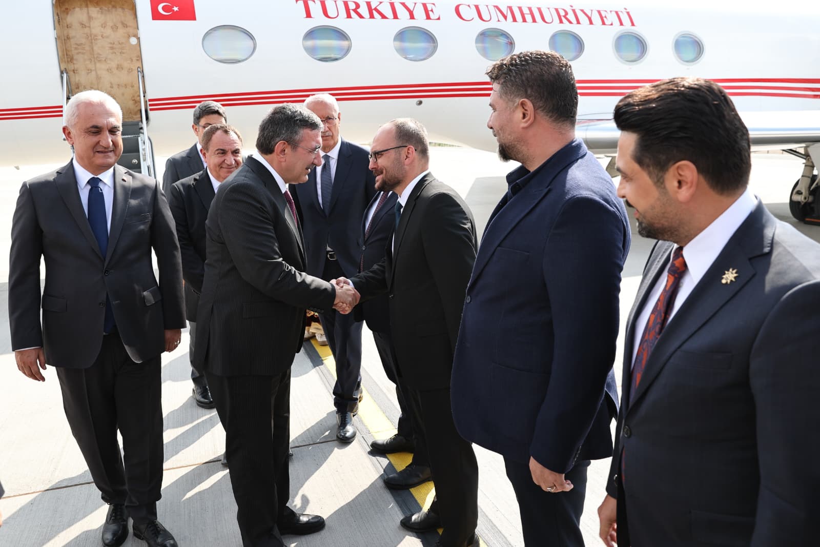 rektorumuz-cumhurbaskani-yardimcisi-cevdet-yilmazi-karsiladi-9414