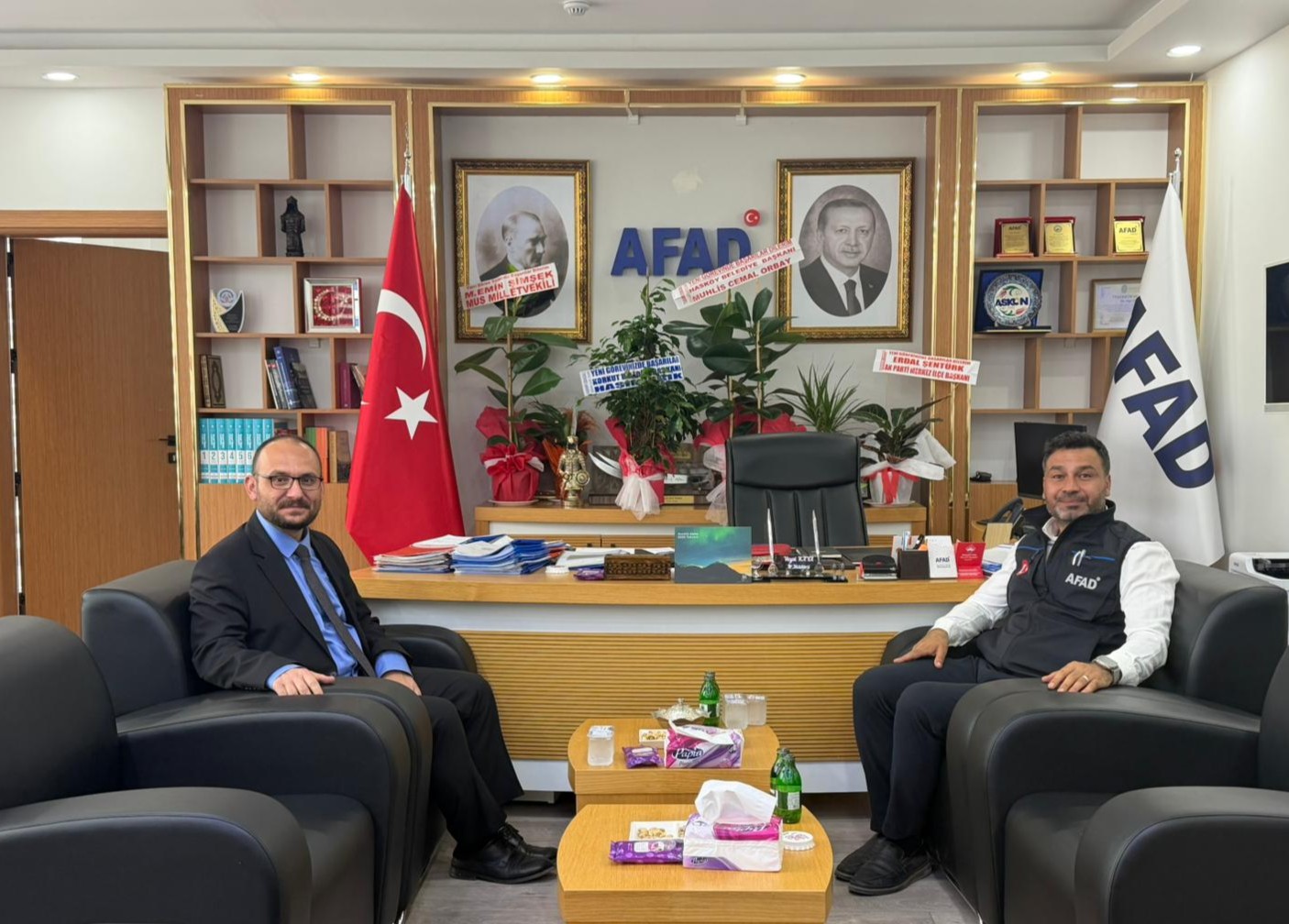rektorumuz-prof-dr-mustafa-alicandan-mus-afad-il-muduru-veysi-kayaya-hayirli-olsun-ziyareti-9421