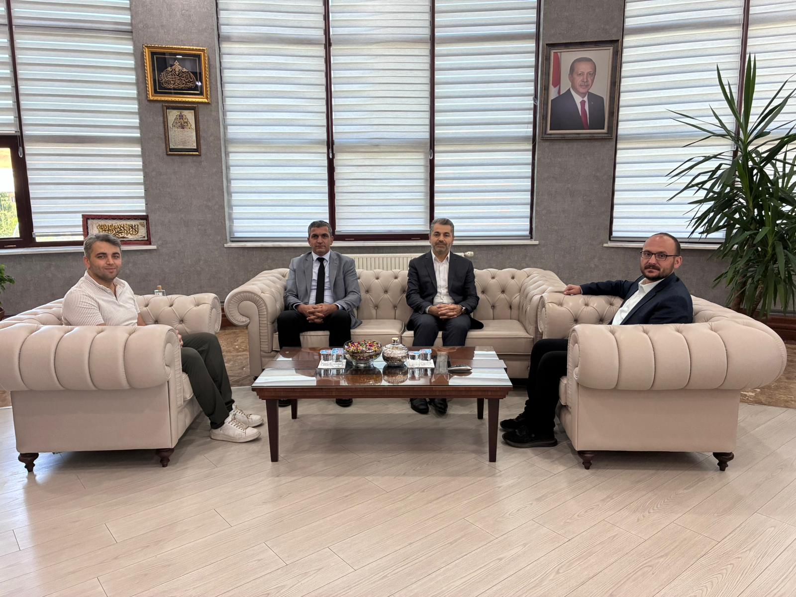 rektorumuz-prof-dr-mahsum-aytepeyi-makaminda-agirladi-9432