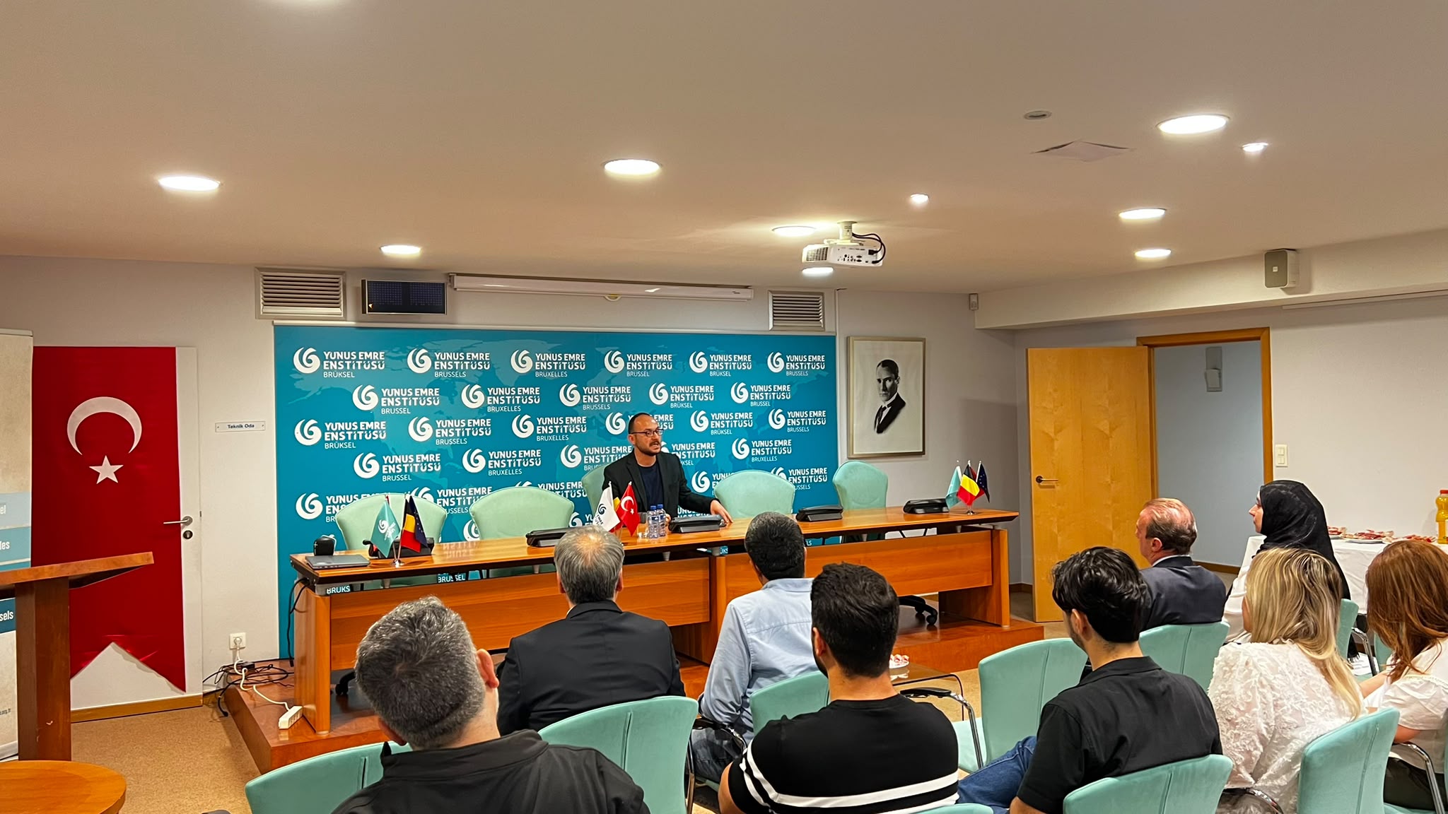 rektorumuz-prof-dr-mustafa-alican-bruksel-yunus-emre-enstitusunde-malazgirti-yeniden-kesfetmek-programinda-konustu-9449