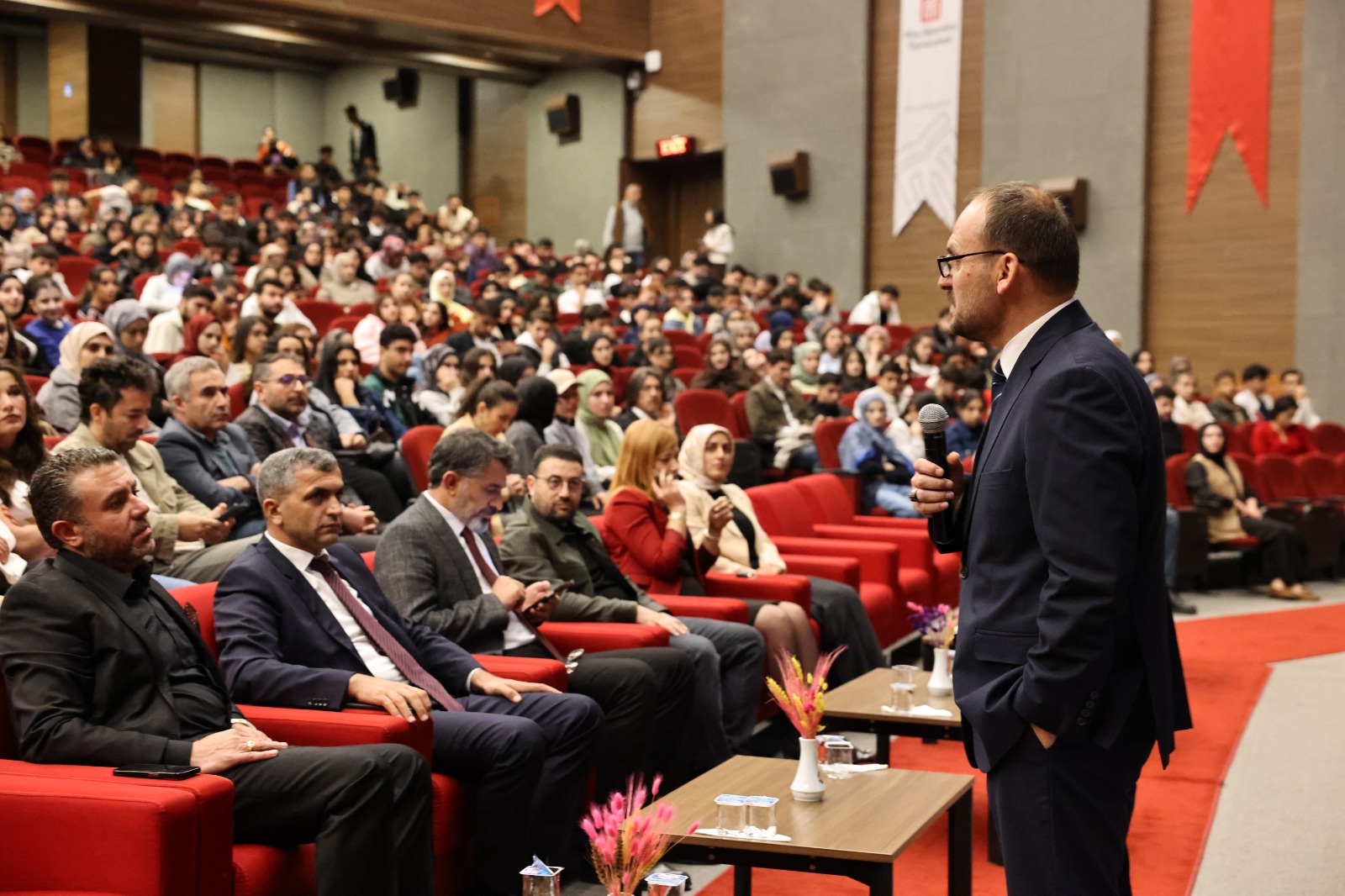 rektorumuz-prof-dr-mustafa-alican-birinci-sinif-ogrencileriyle-bulustu-9590