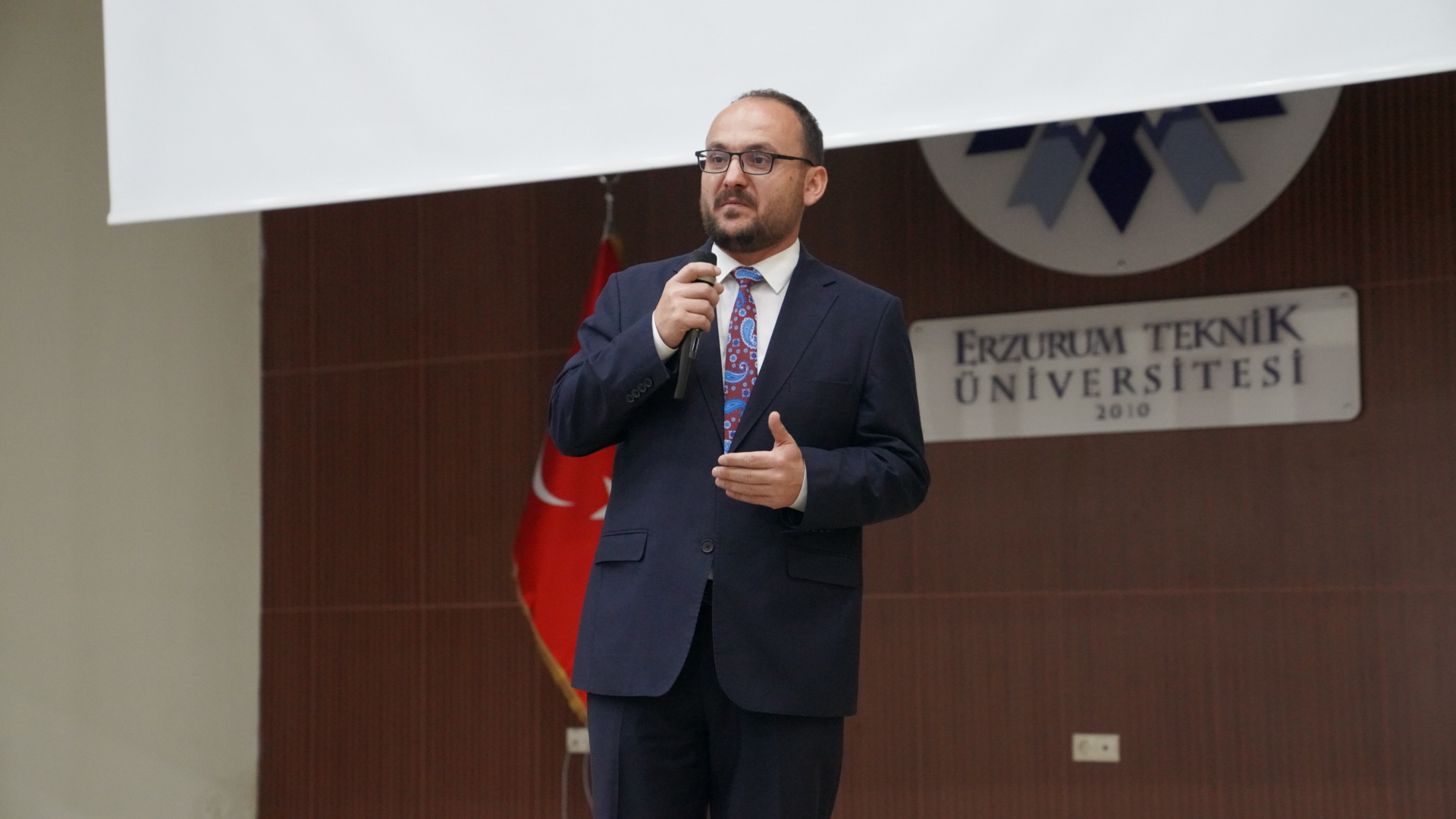 rektorumuz-prof-dr-mustafa-alican-erzurum-teknik-universitesi-ogrencileriyle-bulustu-9609