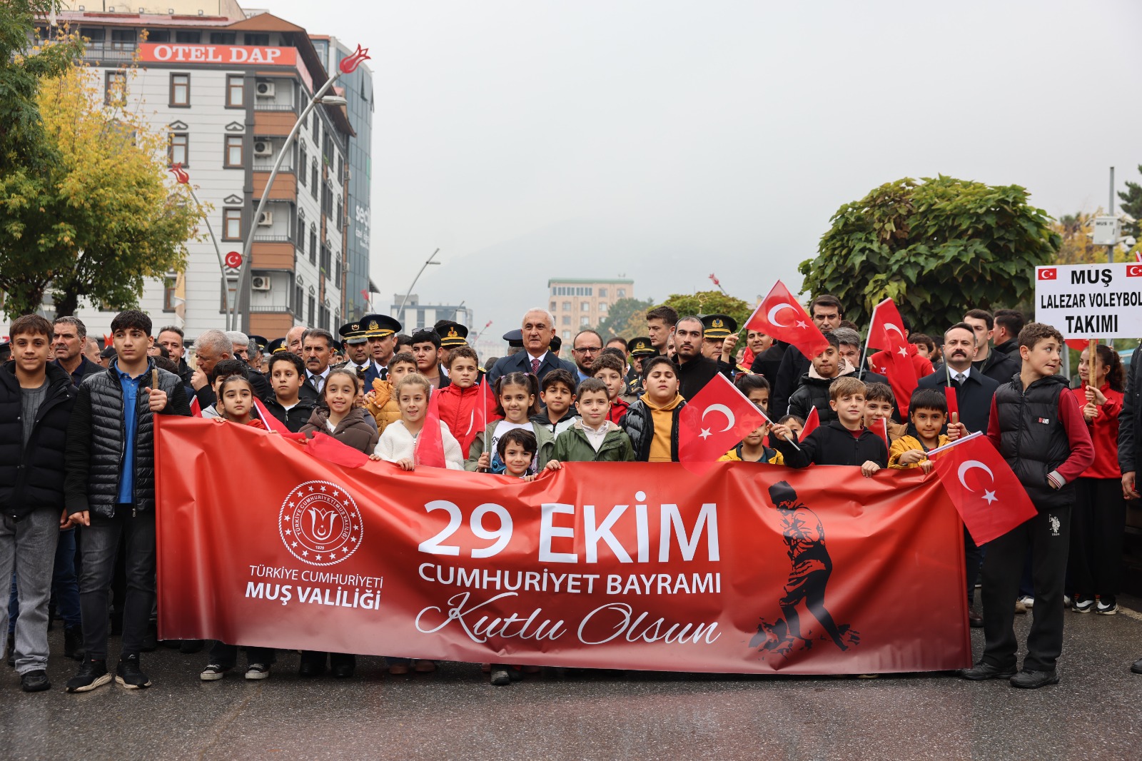 rektorumuz-prof-dr-mustafa-alican-cumhuriyet-bayrami-kutlamalarina-katildi-9618